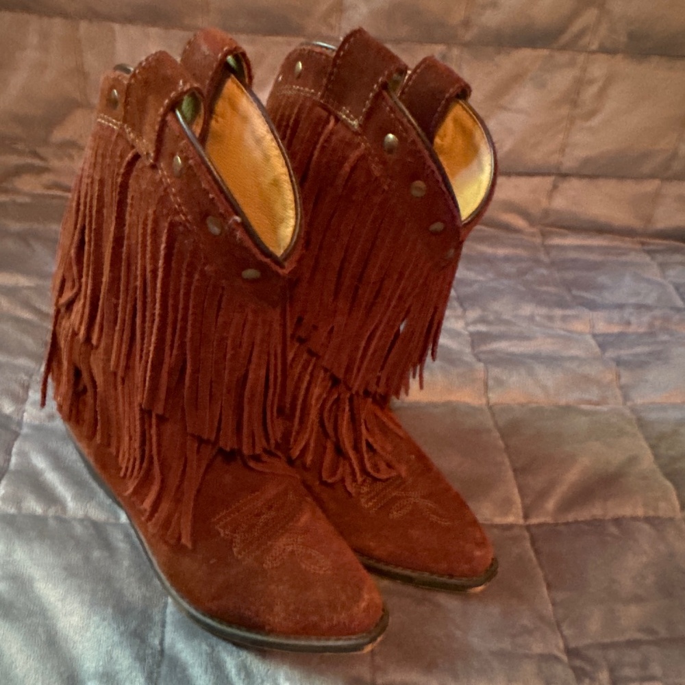 Girls cowgirl boots size 1
